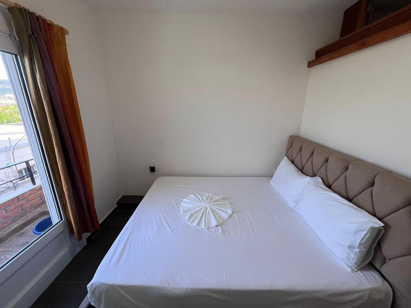 Guest Rooms Arbri Vlorë Exterior foto